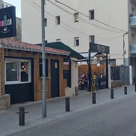 A Pie De La Playa * يوريت دي مار